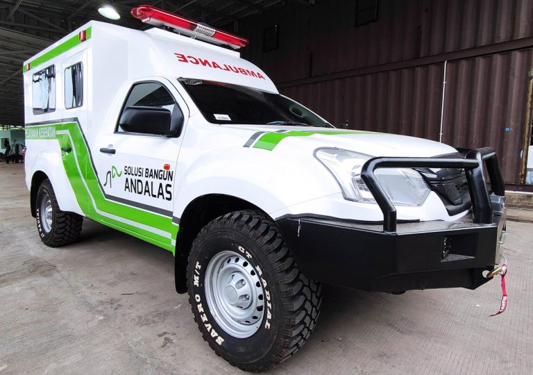 Isuzu D-Max Single Cabin Ambulance dengan Interior Full Fiber: